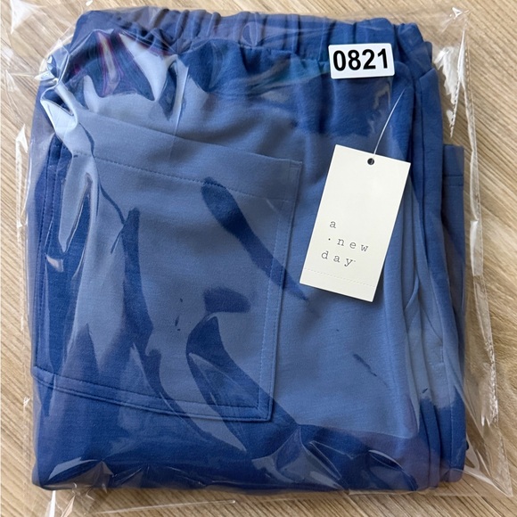 Womens Mid-Rise Sandwash Pull-On Knit Leisure Utility Pants - A New Day - L - Picture 8 of 8